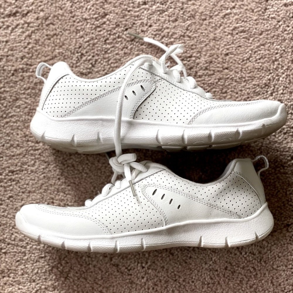 COPY - CLARKS WOMEN’S HEDGE MANOR2 WALKING SHOE